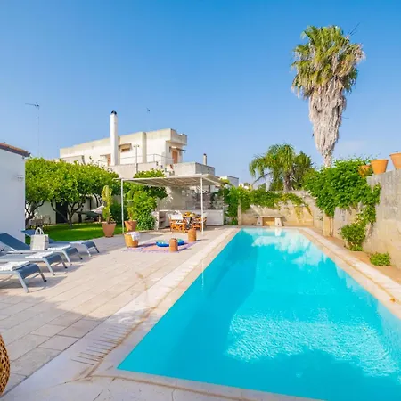 Mandarina Private Pool * Diso
