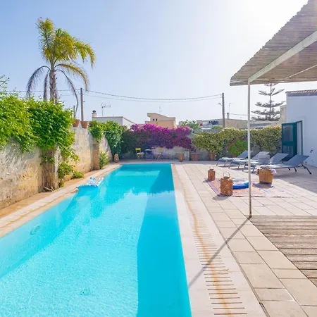 Mandarina Private Pool Apartment *