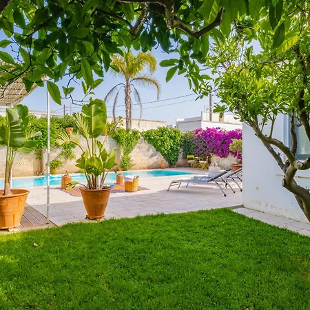 Mandarina Private Pool Diso