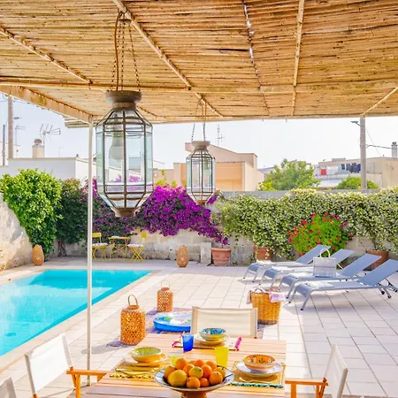 Mandarina Private Pool شقة ديسون